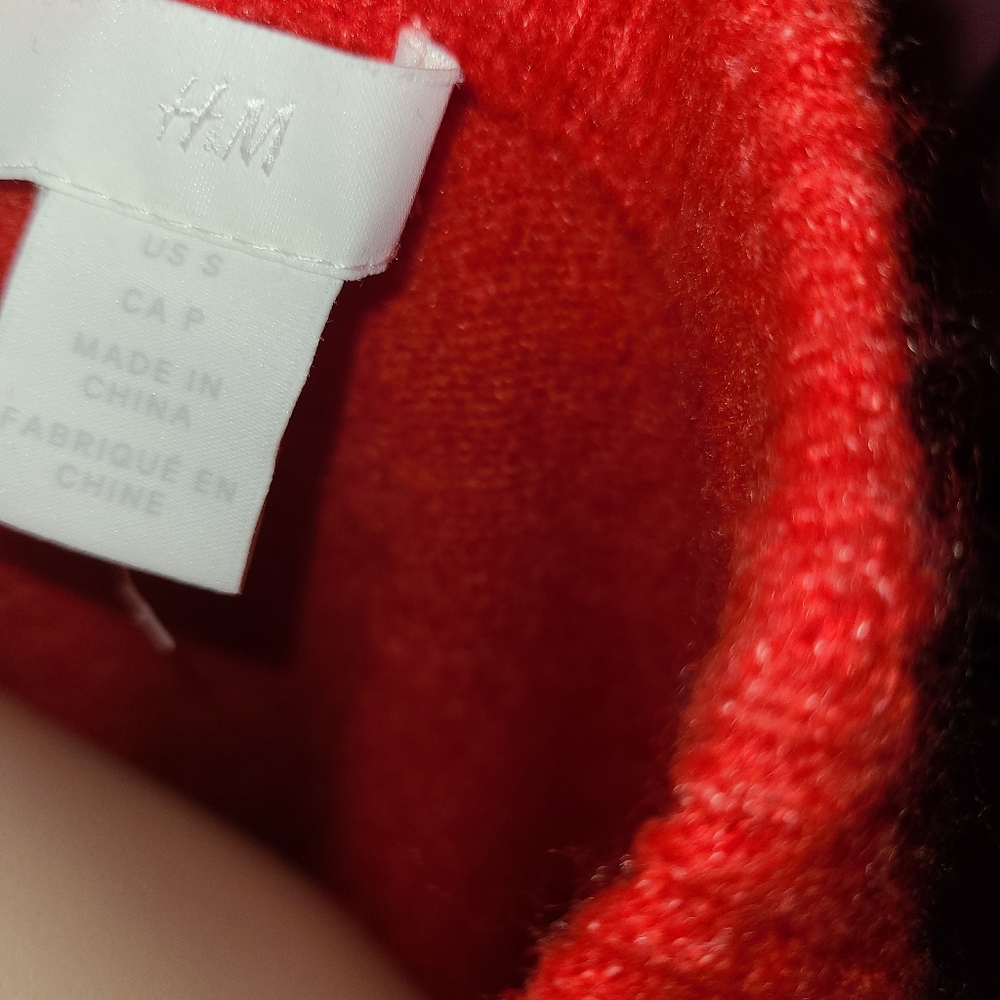 Sweater - Picture 2 of 2